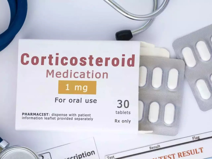 Sử dụng thuốc dạng uống có chứa corticoid
